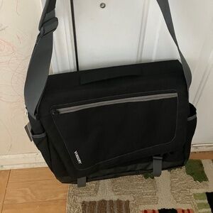 Vonxury messenger bag